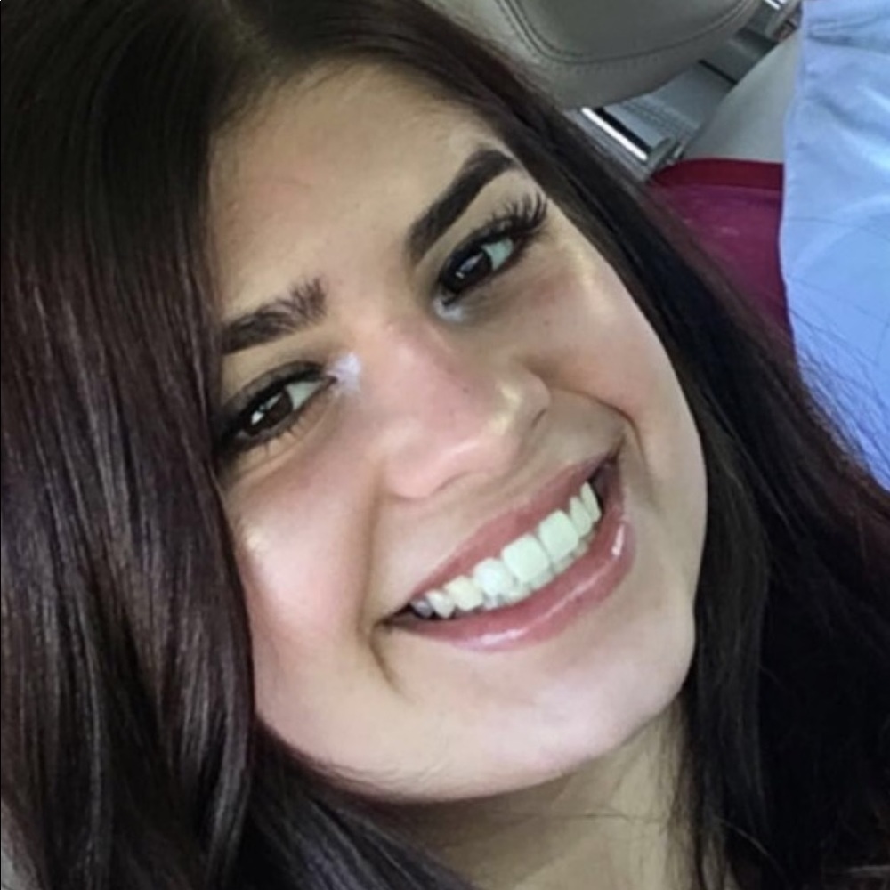 Meet your Posher, Lacey